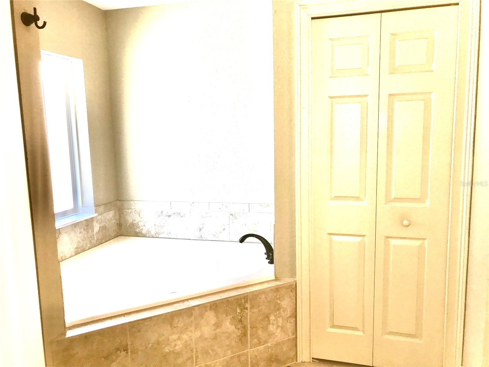 Image 21 of 29 For 4195 114th Street