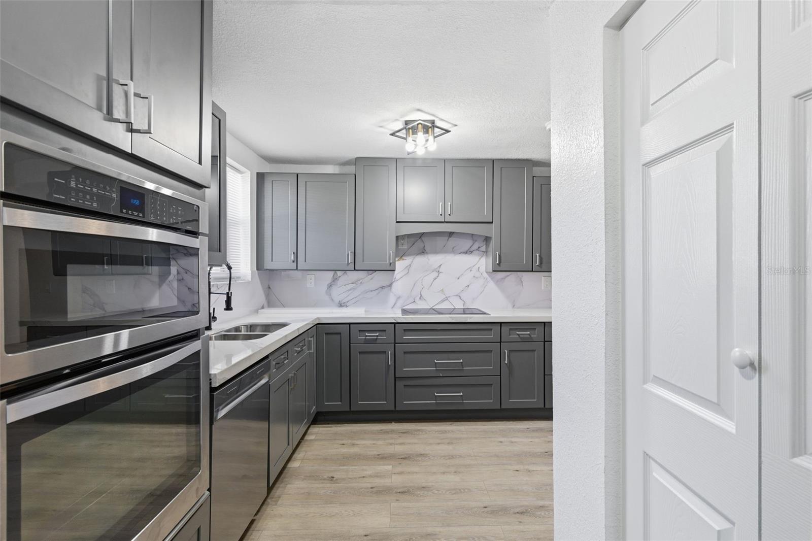 Image 13 of 68 For 525 27th Avenue S