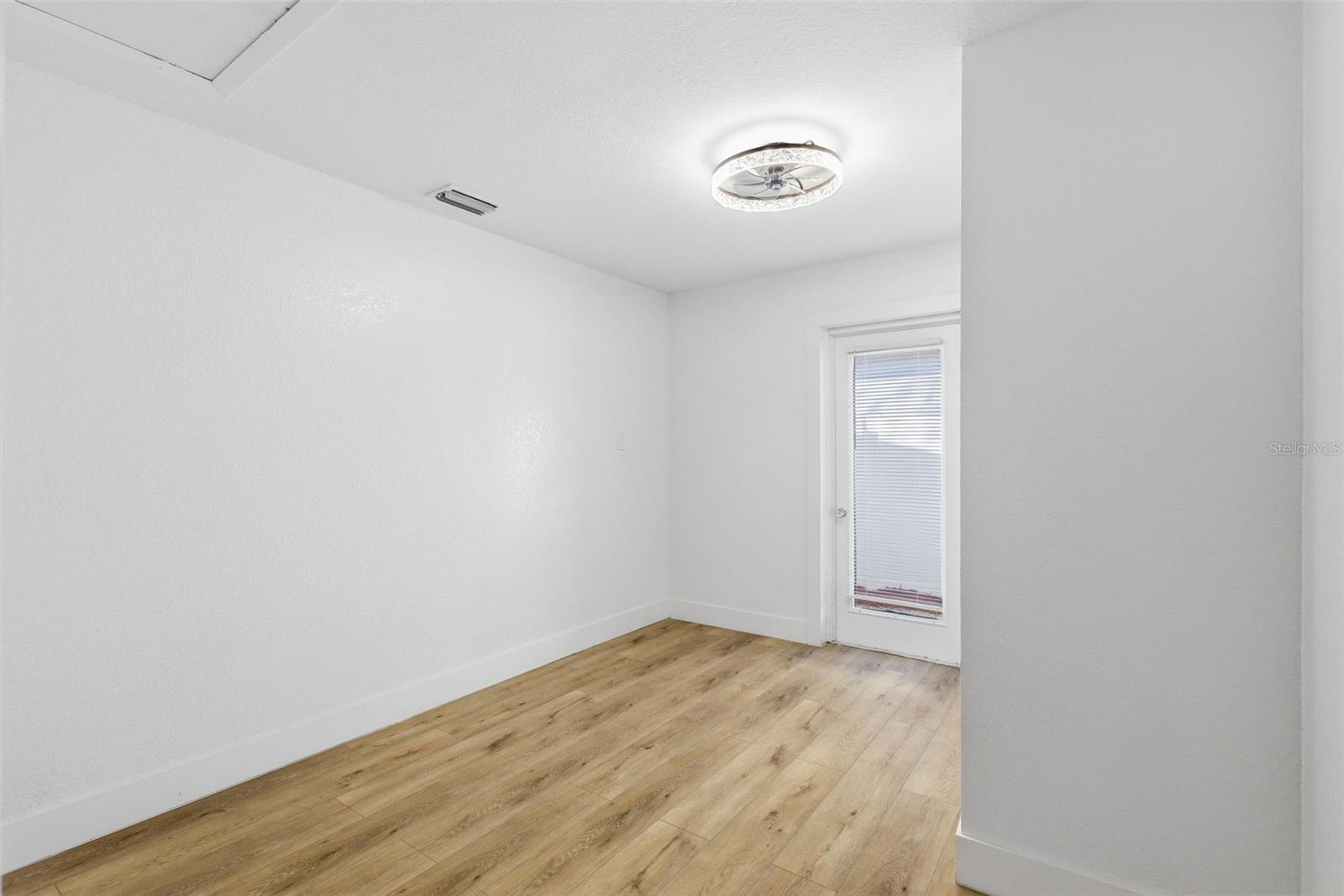 Image 22 of 68 For 525 27th Avenue S