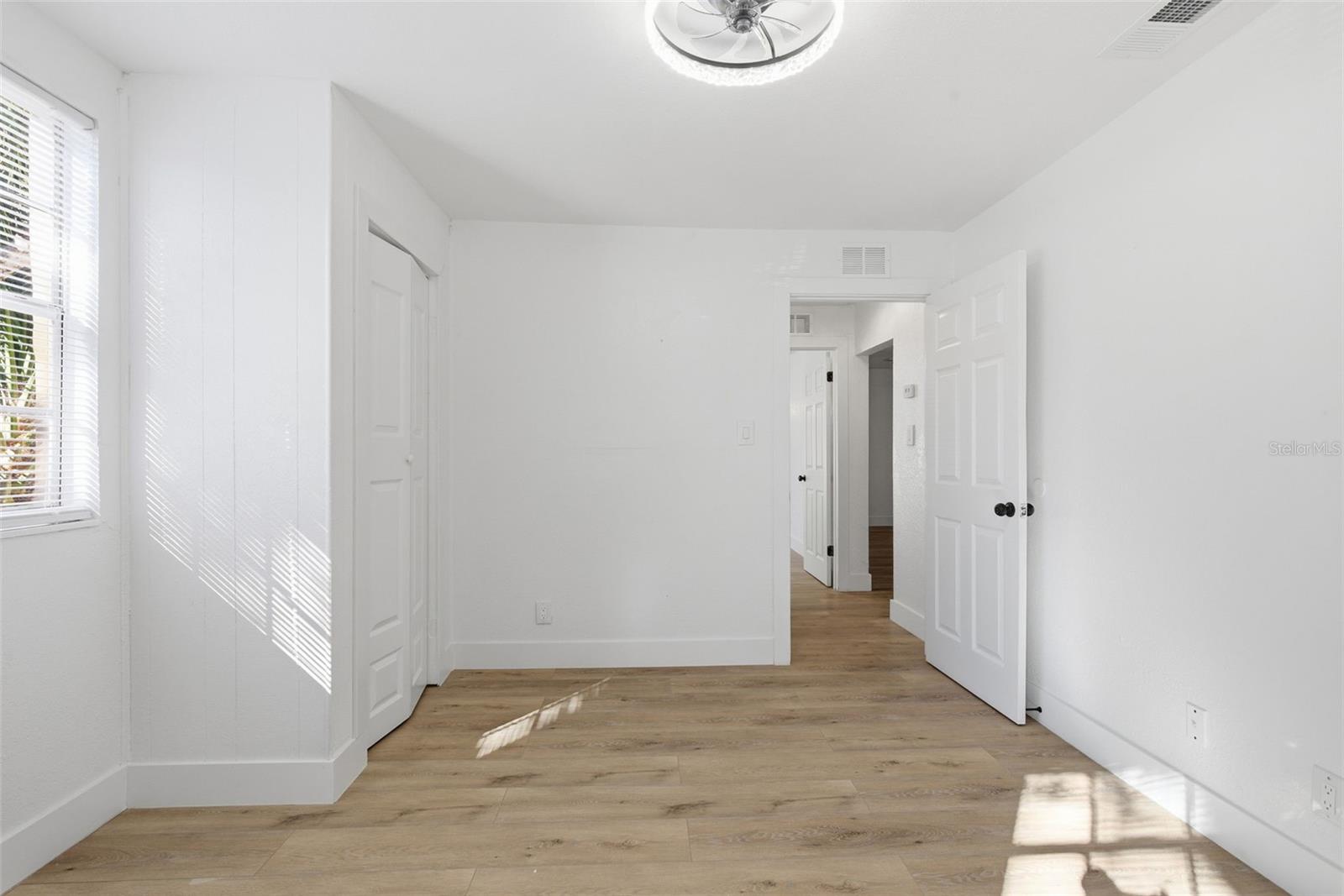 Image 23 of 68 For 525 27th Avenue S