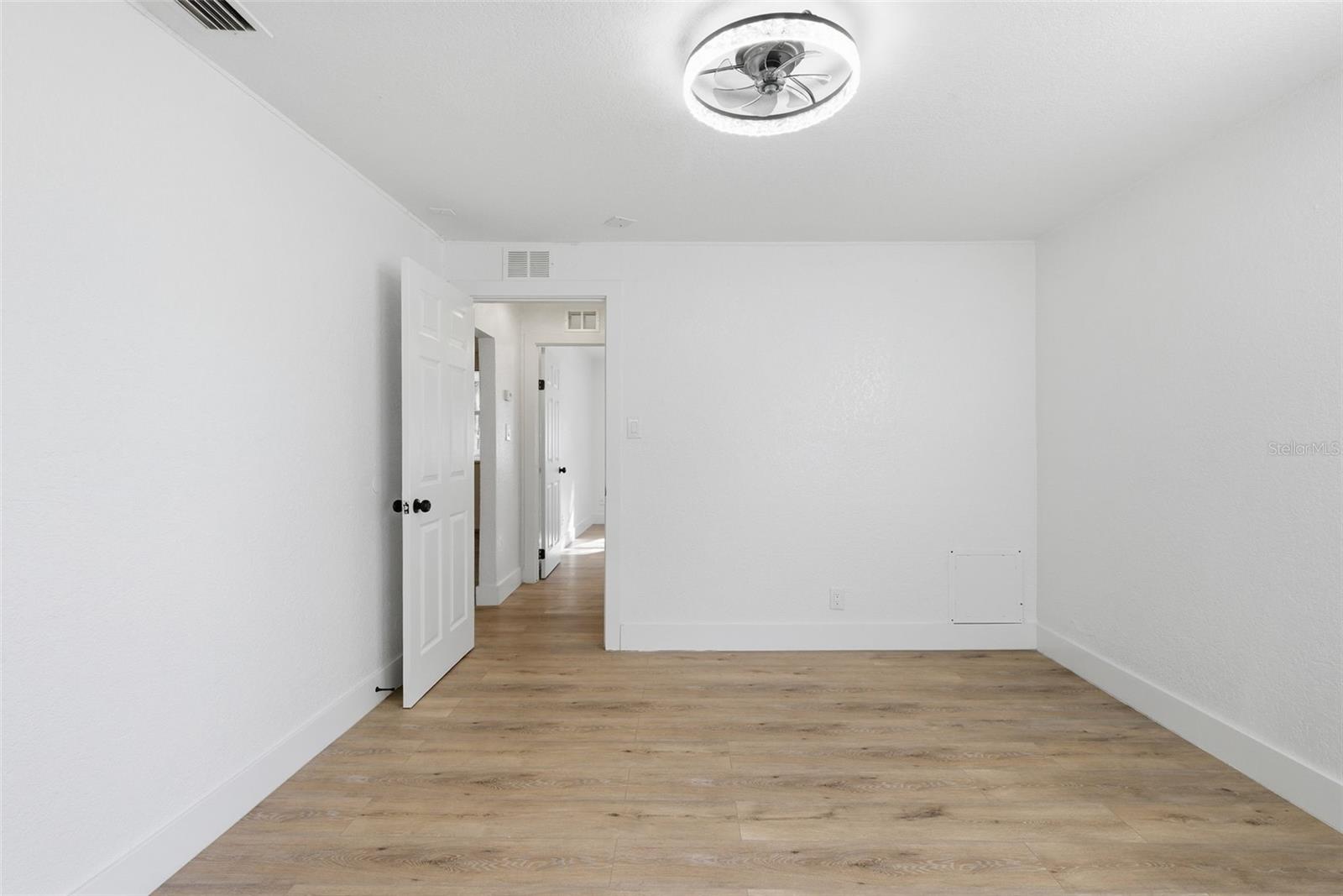 Image 29 of 68 For 525 27th Avenue S