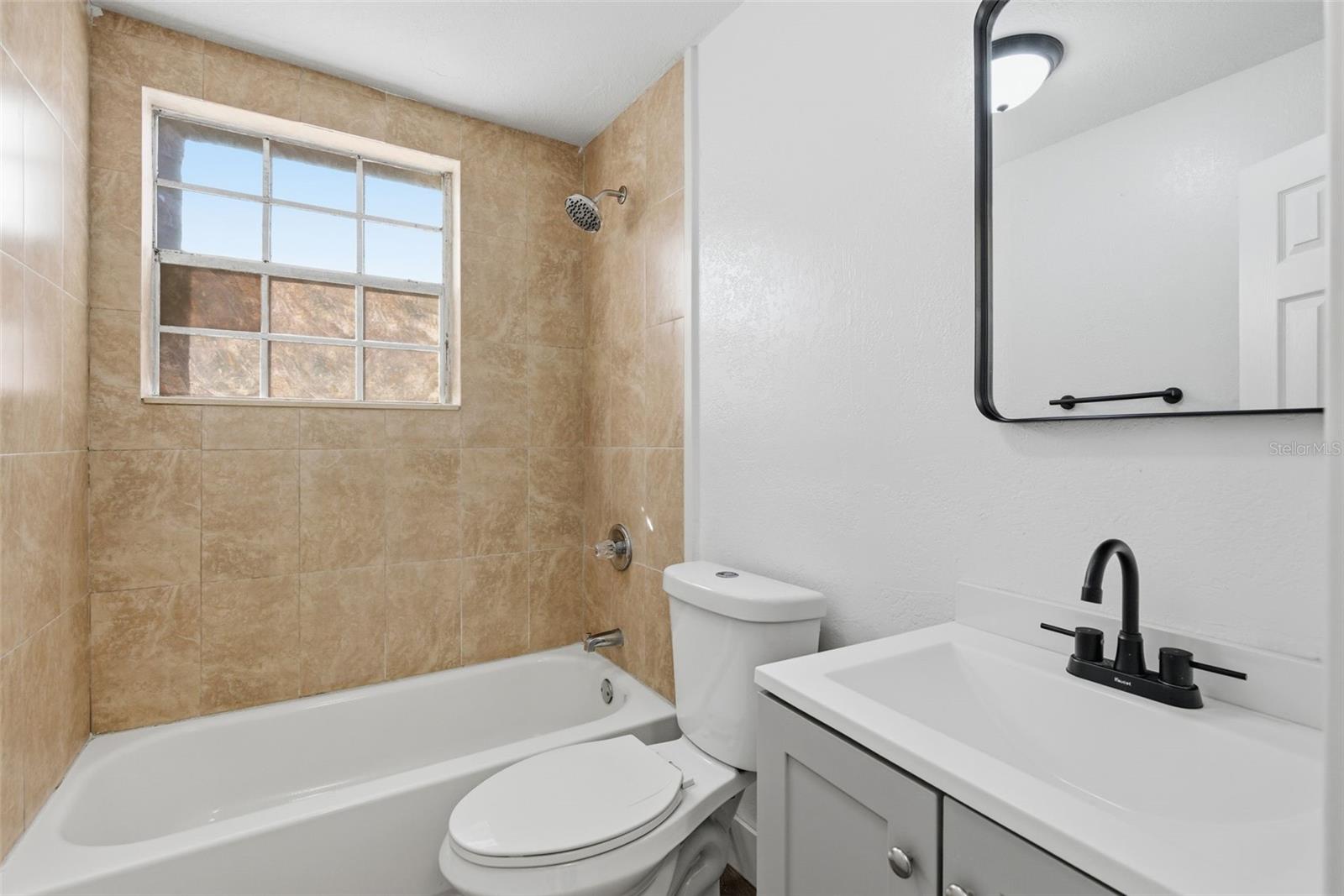 Image 30 of 68 For 525 27th Avenue S