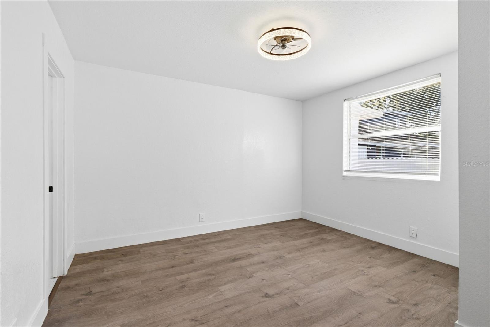 Image 34 of 68 For 525 27th Avenue S