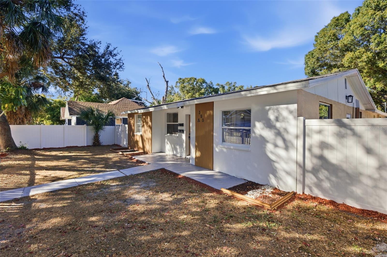 Image 4 of 68 For 525 27th Avenue S