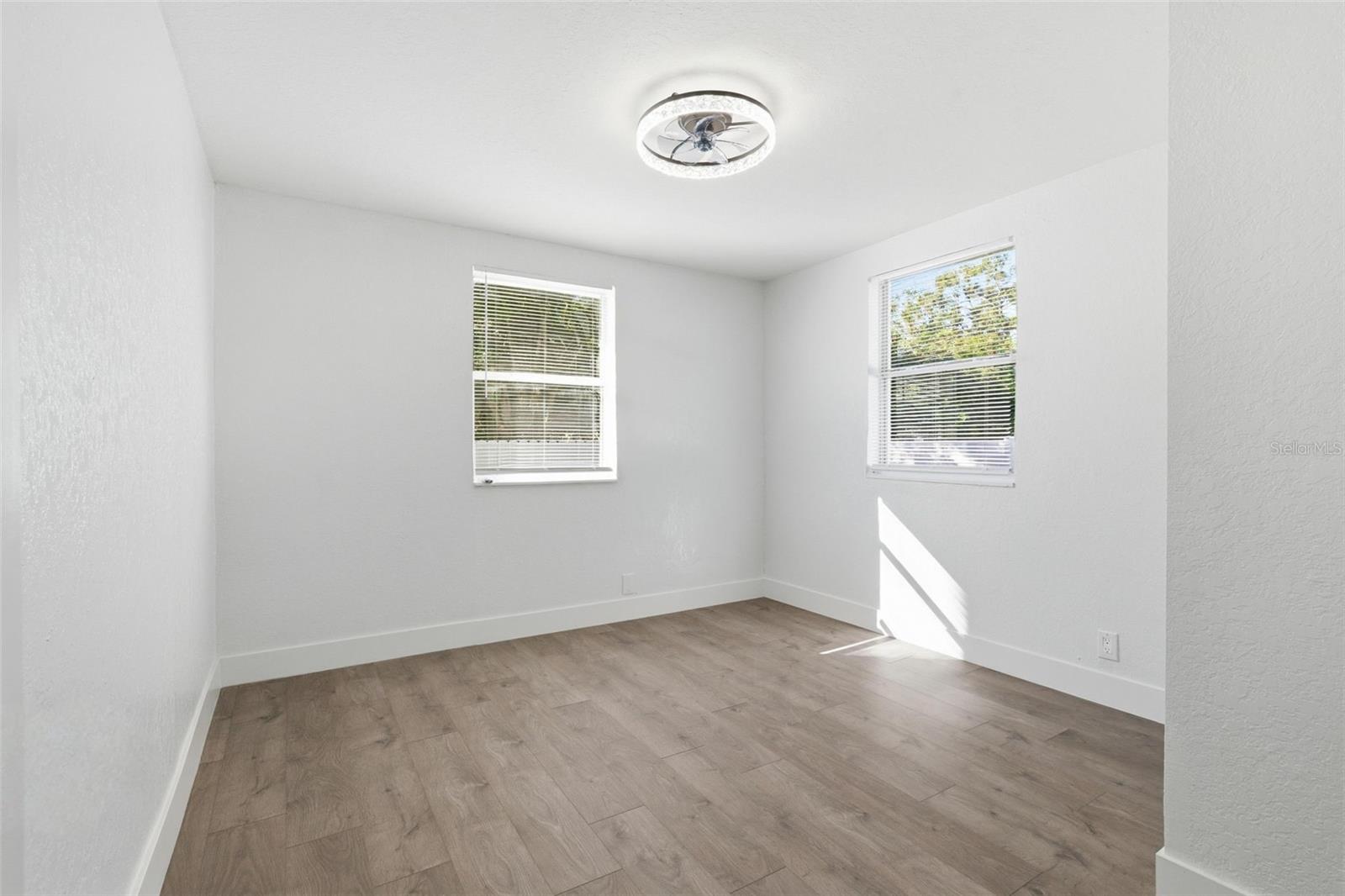 Image 48 of 68 For 525 27th Avenue S