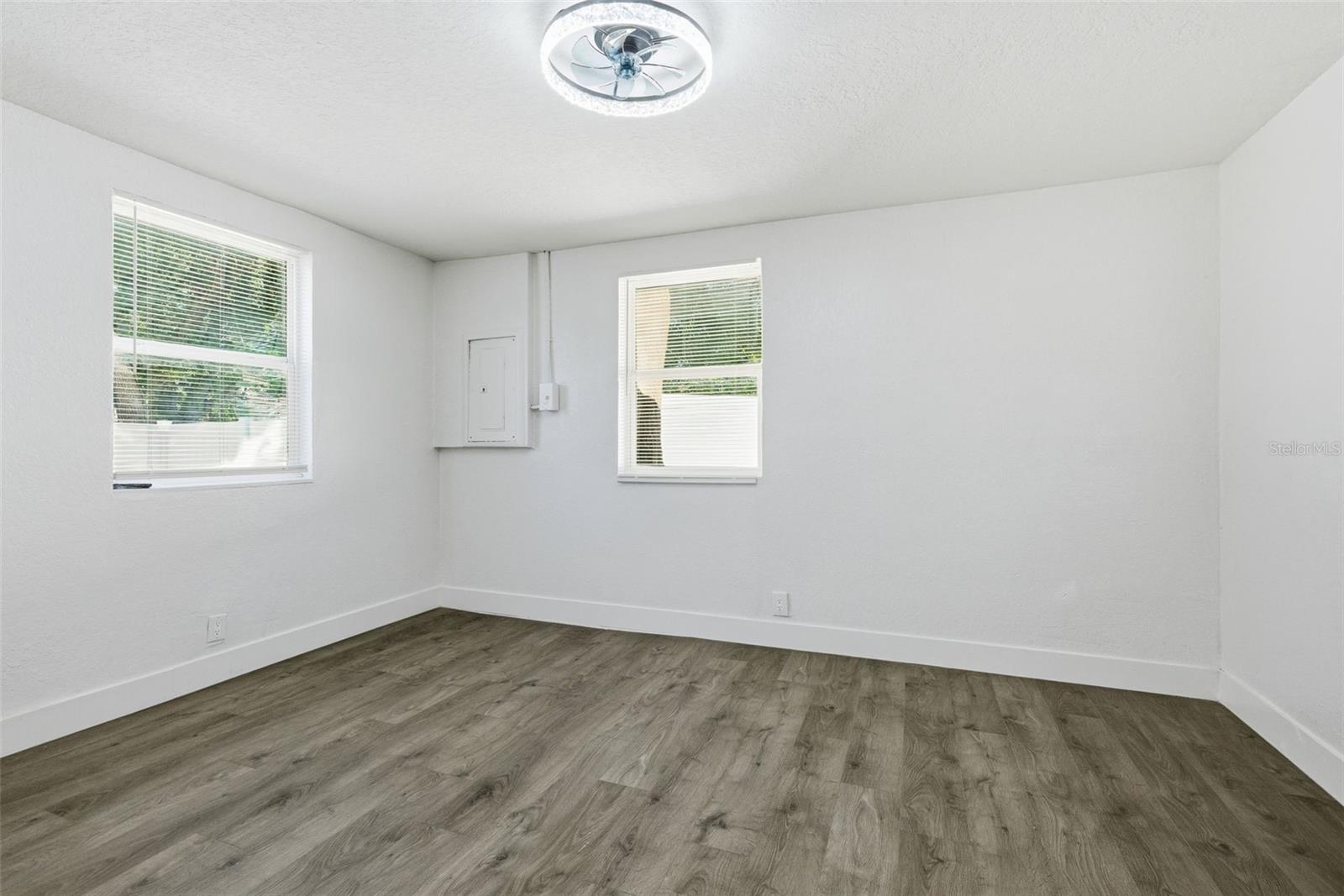 Image 52 of 68 For 525 27th Avenue S