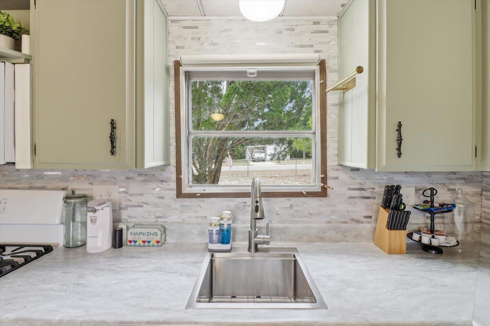 Image 14 of 30 For 7749 Chassahowitzka Street