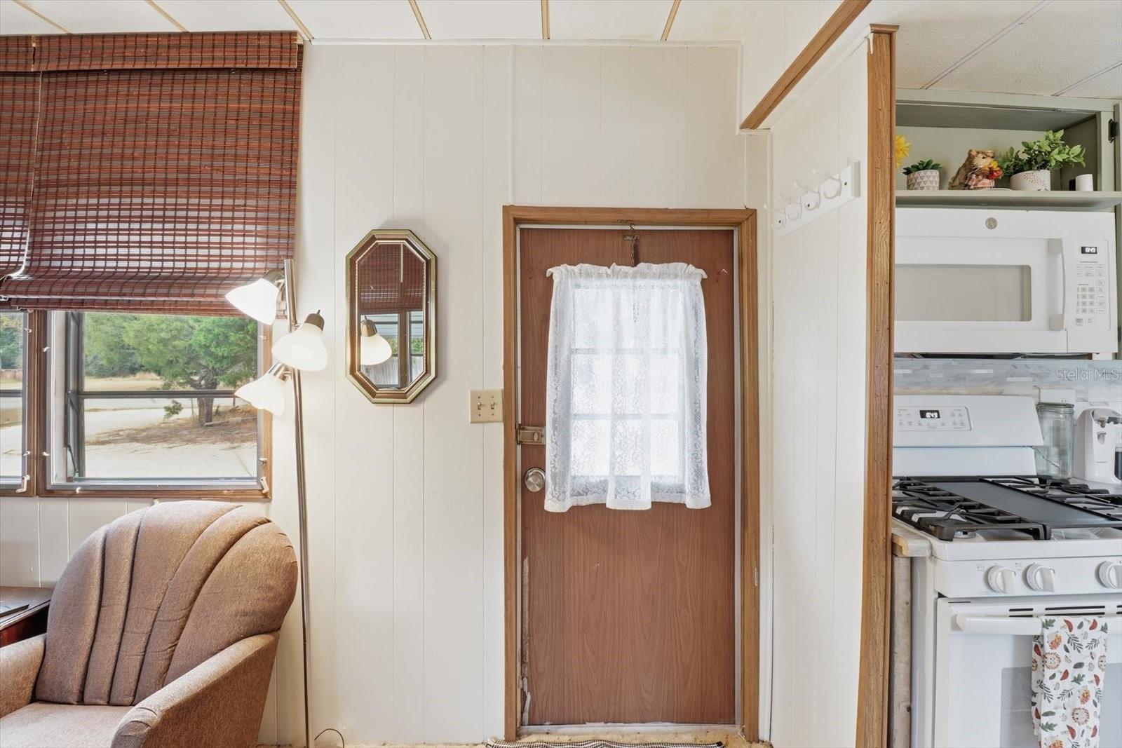 Image 7 of 30 For 7749 Chassahowitzka Street