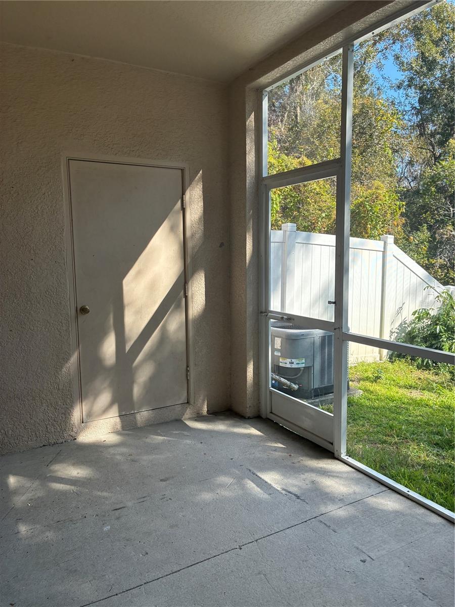 Image 24 of 35 For 1110 Sleepy Oak Dr