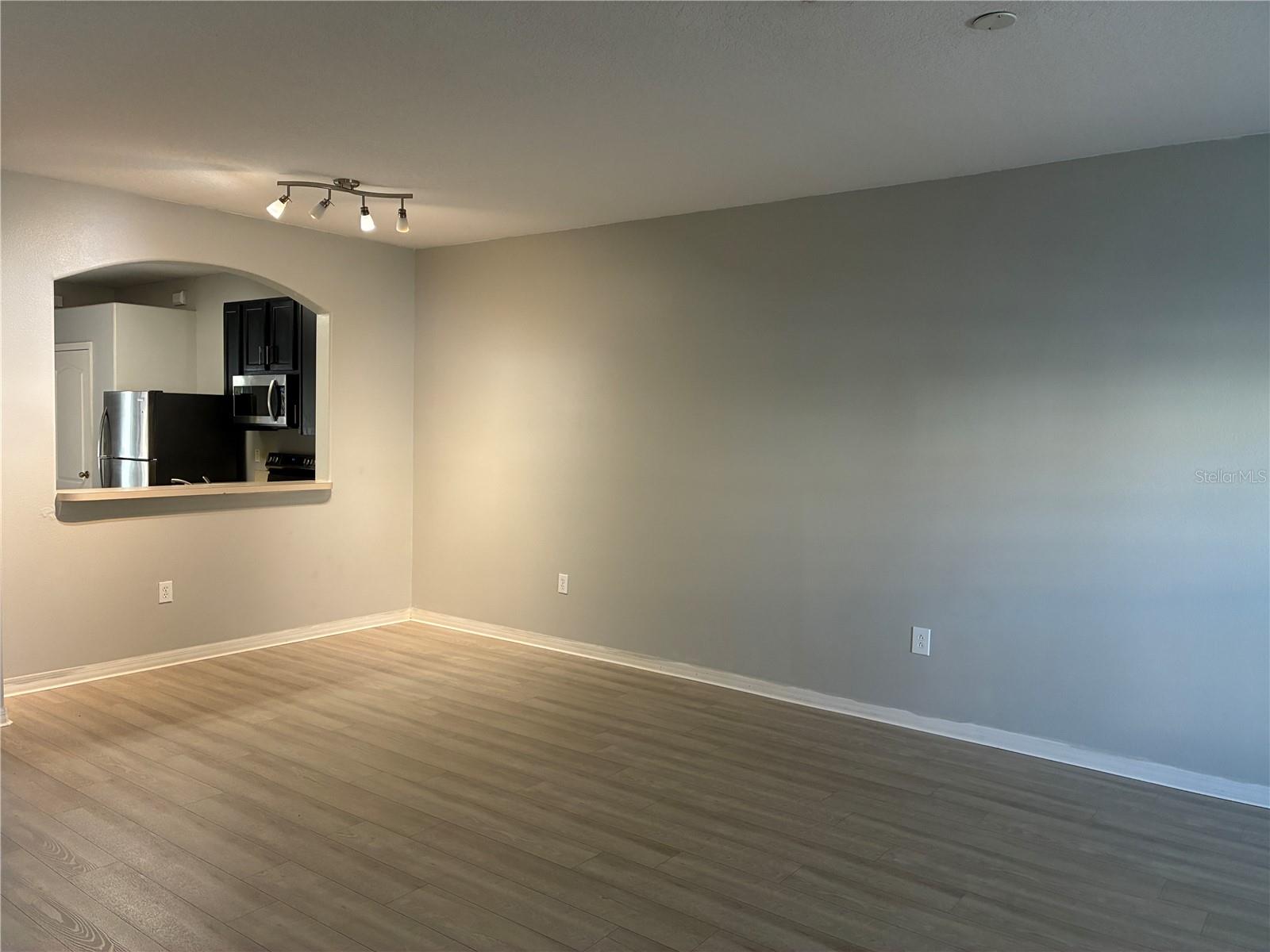 Image 4 of 35 For 1110 Sleepy Oak Dr