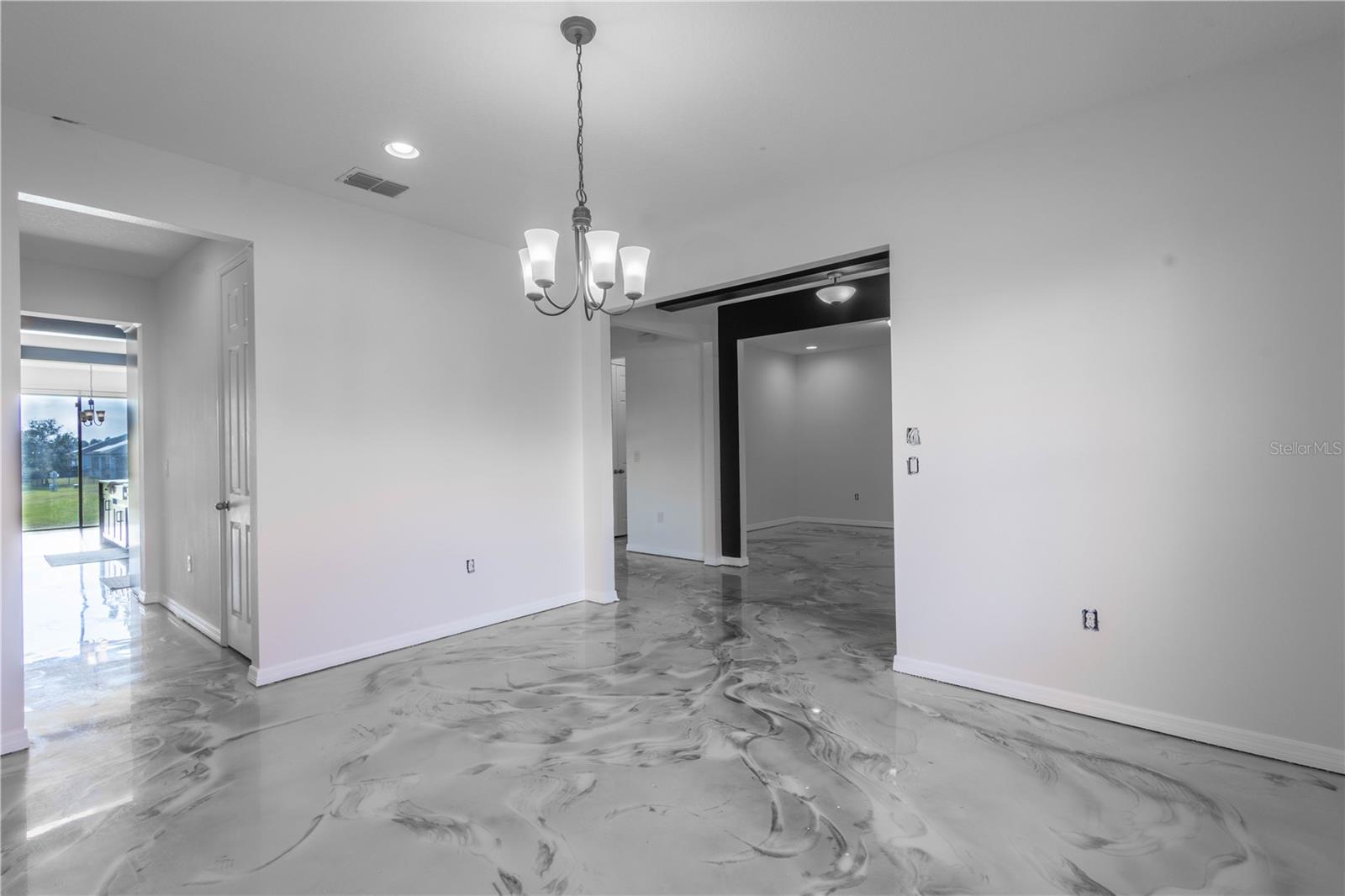 Image 16 of 68 For 2468 Verde View Drive