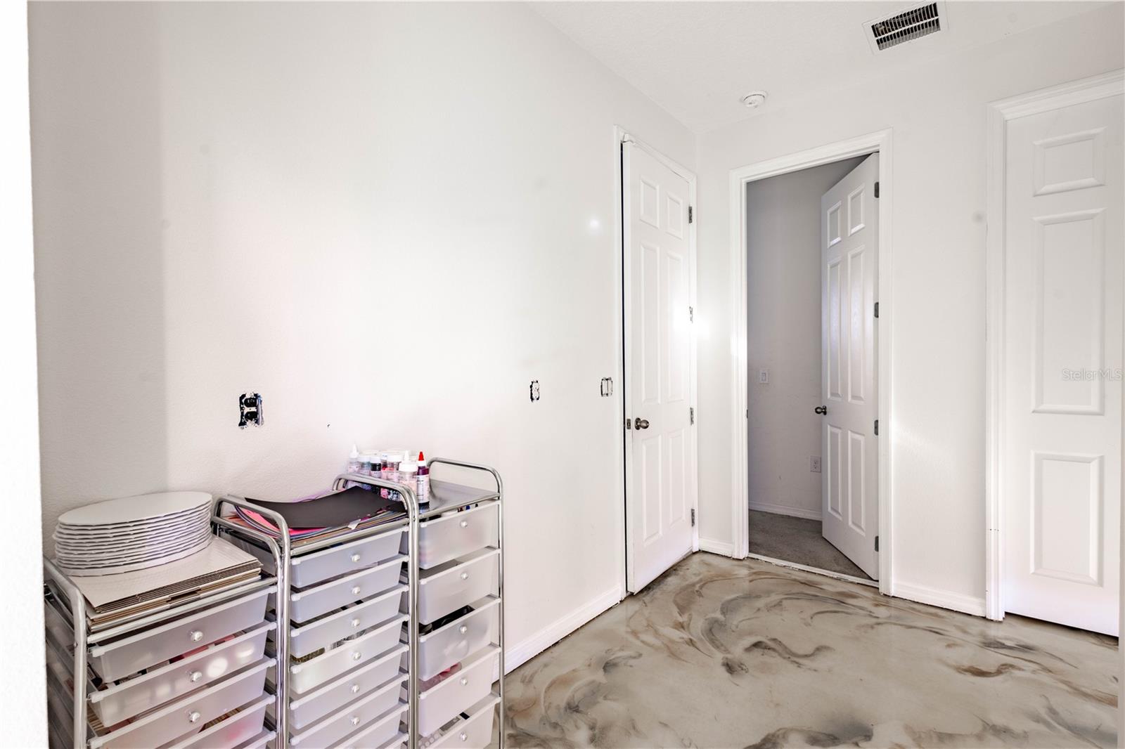 Image 26 of 68 For 2468 Verde View Drive