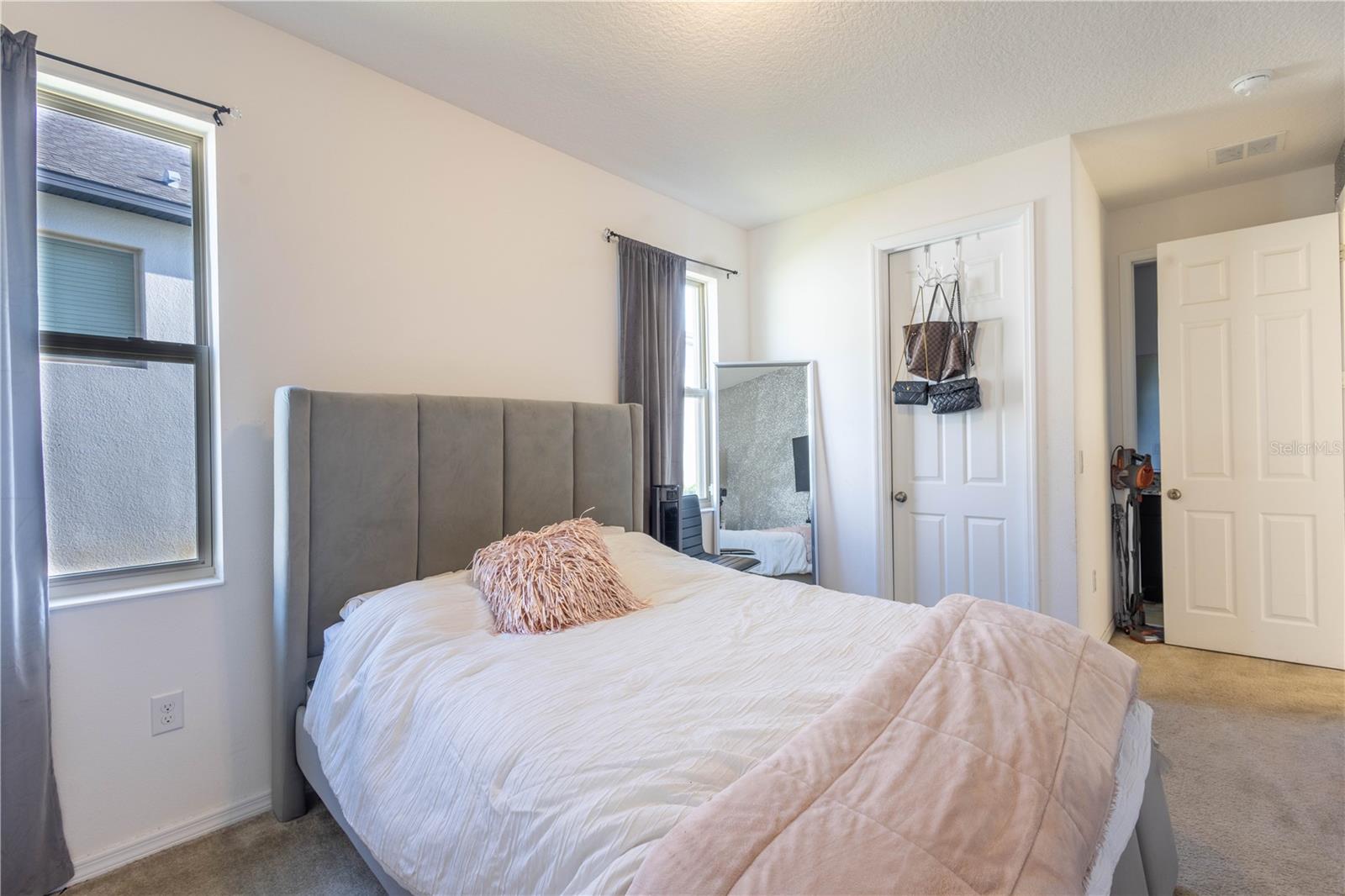 Image 41 of 68 For 2468 Verde View Drive