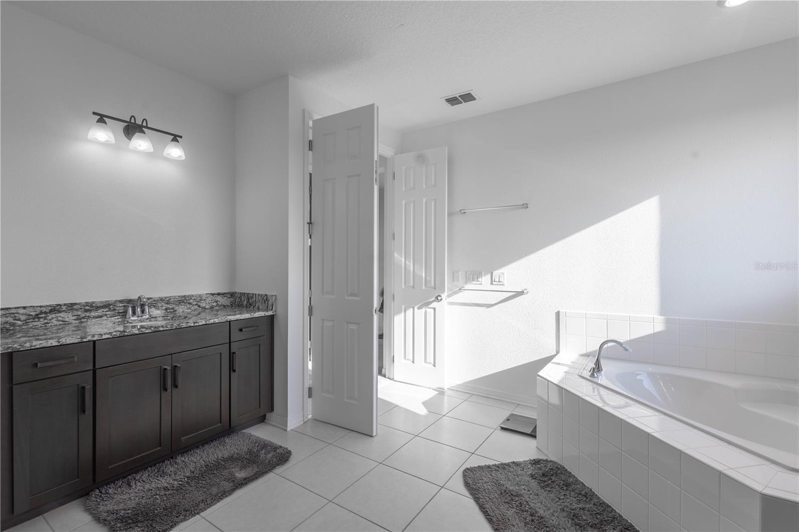 Image 49 of 68 For 2468 Verde View Drive