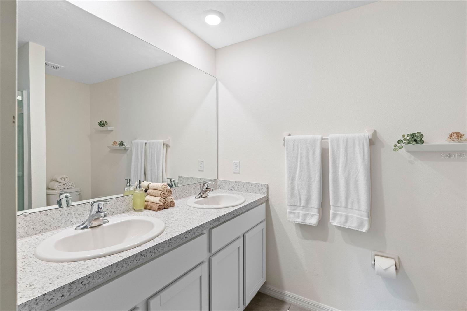 Image 26 of 54 For 1676 Hazy Sea Drive