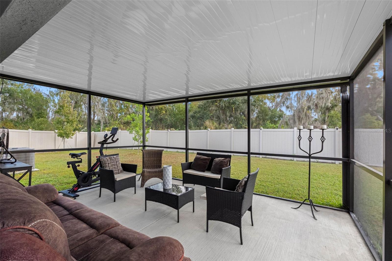 Image 29 of 54 For 1676 Hazy Sea Drive