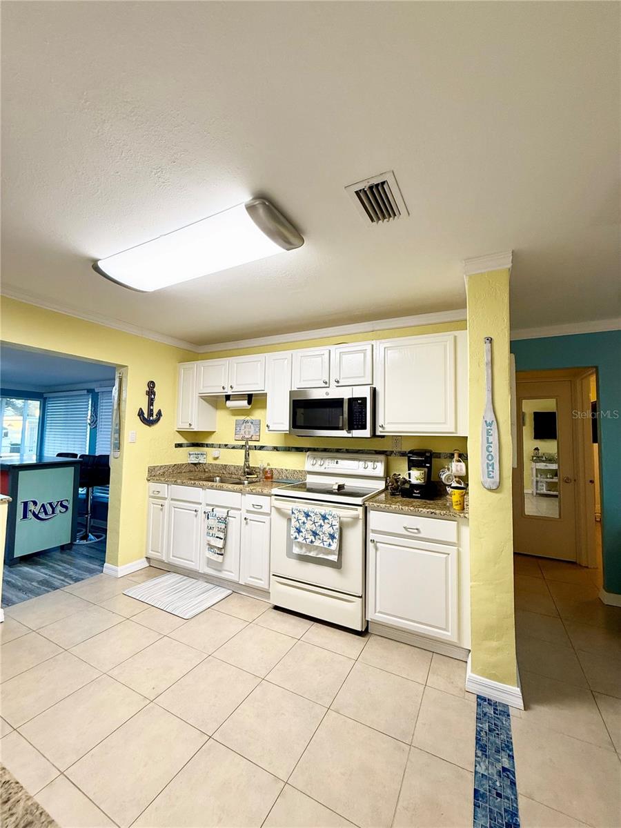 Image 5 of 32 For 43 Hibiscus Drive