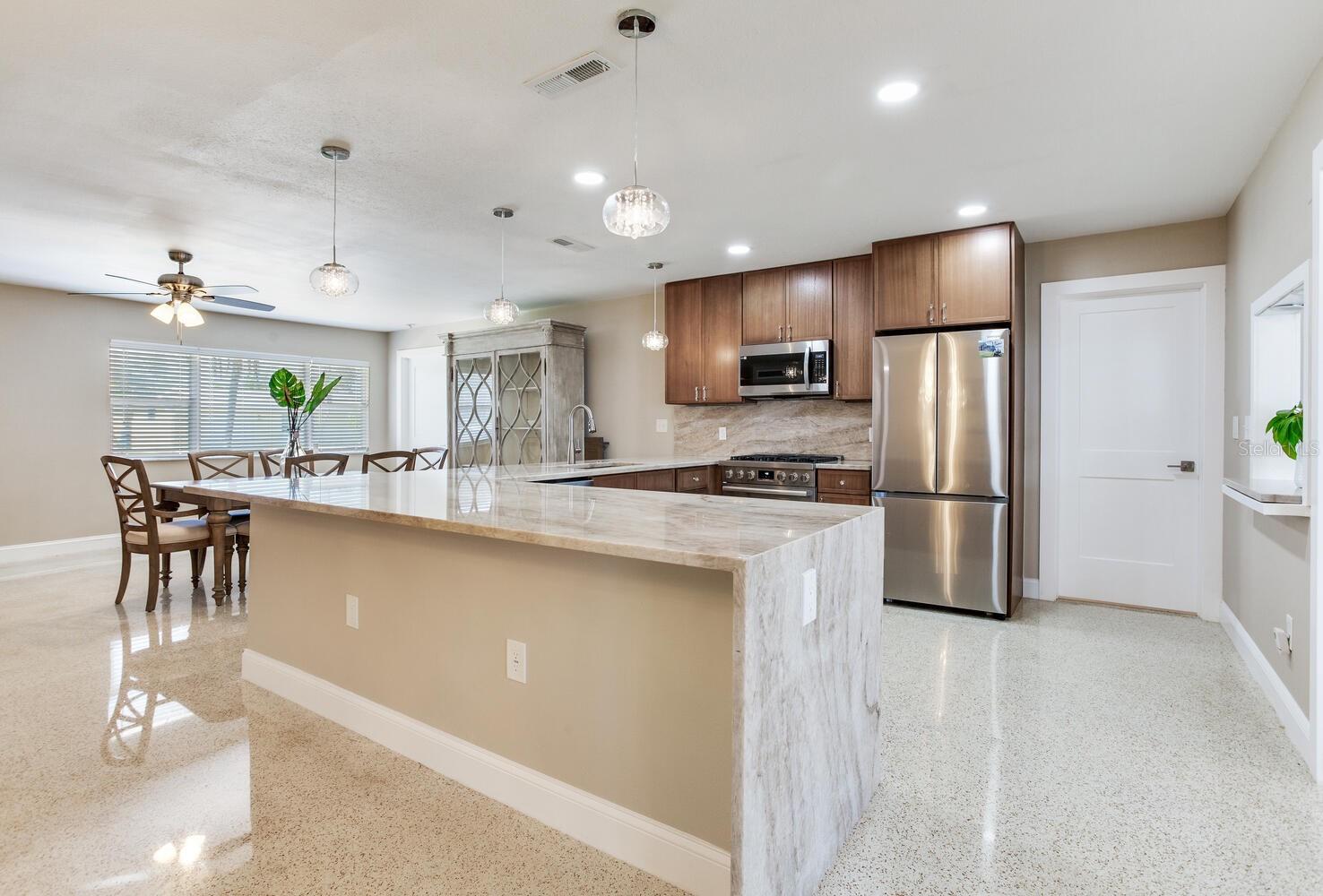 Image 10 of 56 For 5028 42nd Street S