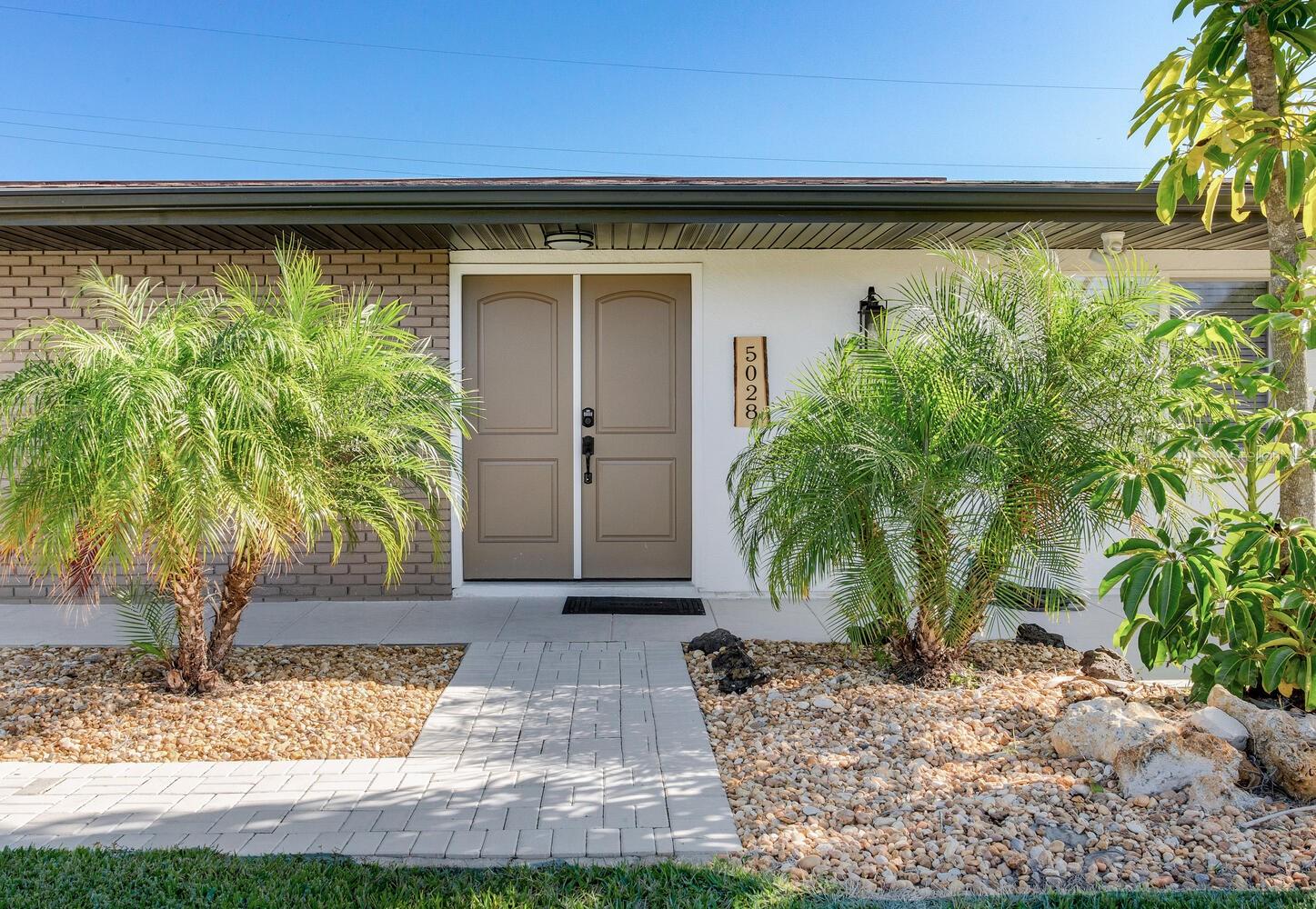 Image 4 of 56 For 5028 42nd Street S