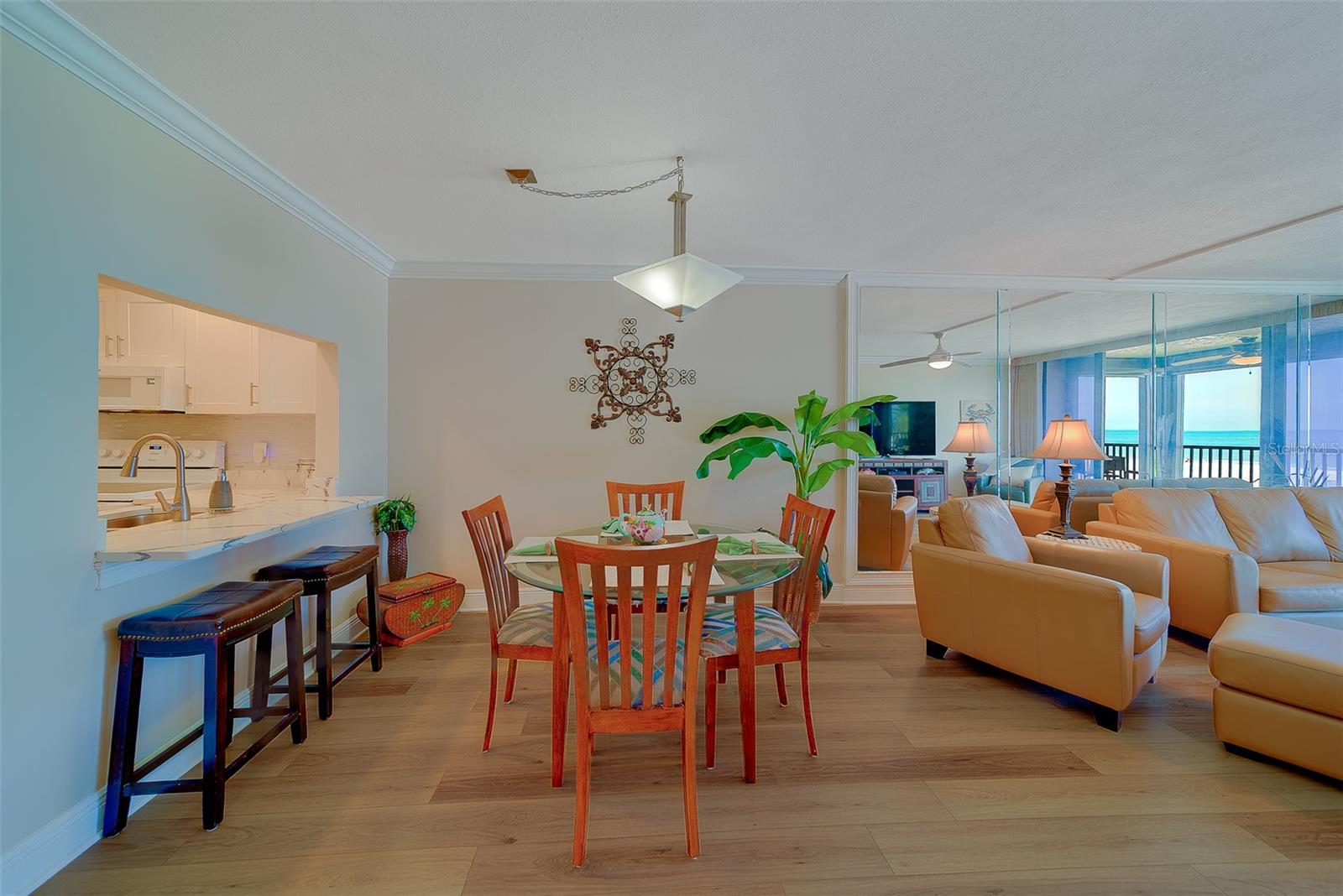 Image 14 of 58 For 18304 Gulf Boulevard 102