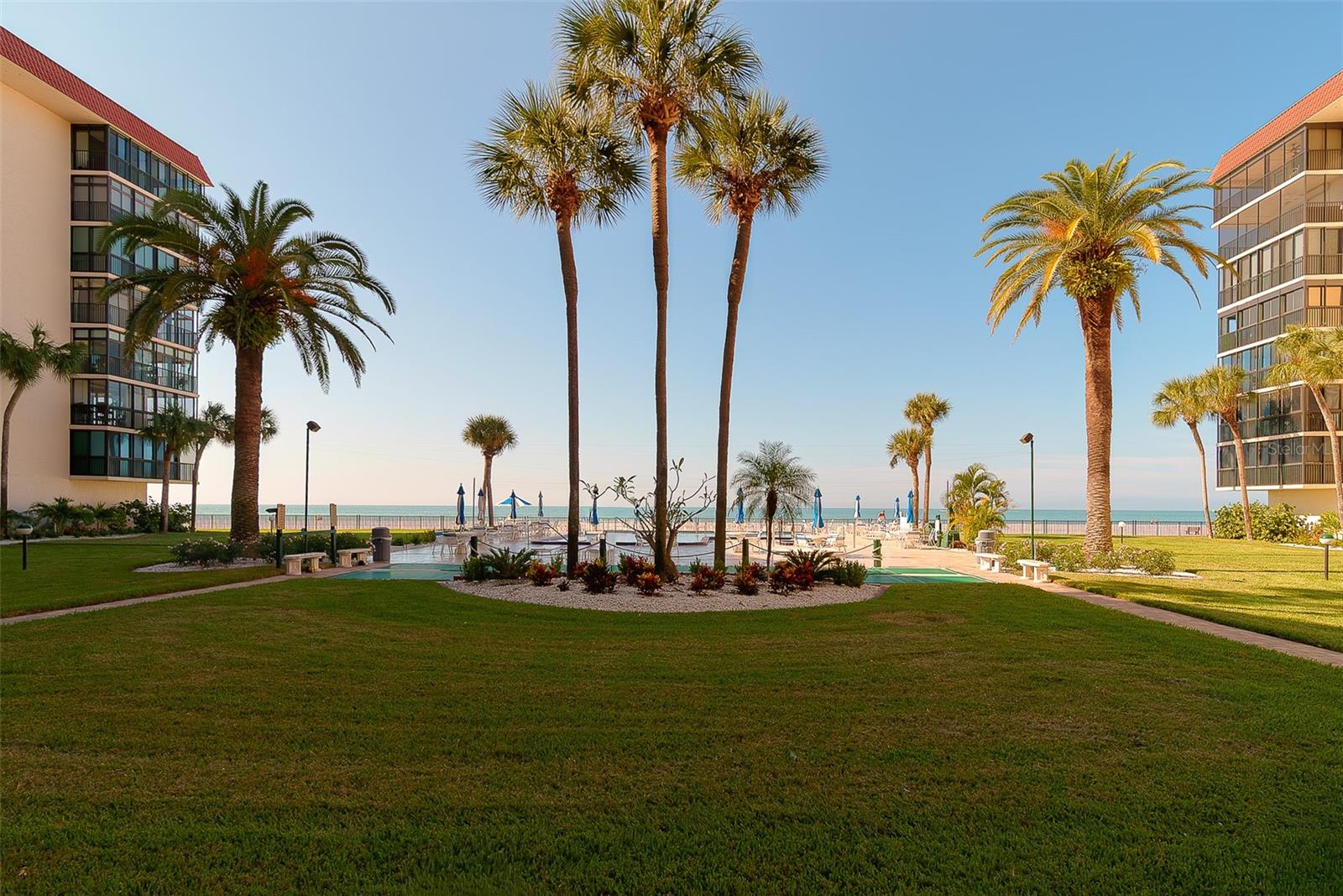 Image 27 of 58 For 18304 Gulf Boulevard 102