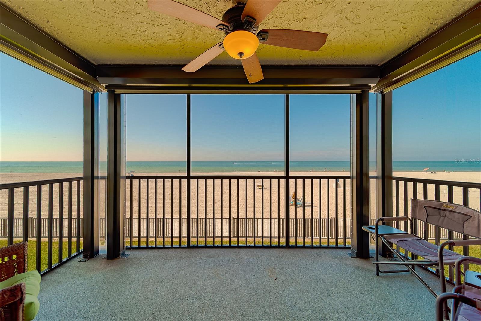 Image 4 of 58 For 18304 Gulf Boulevard 102