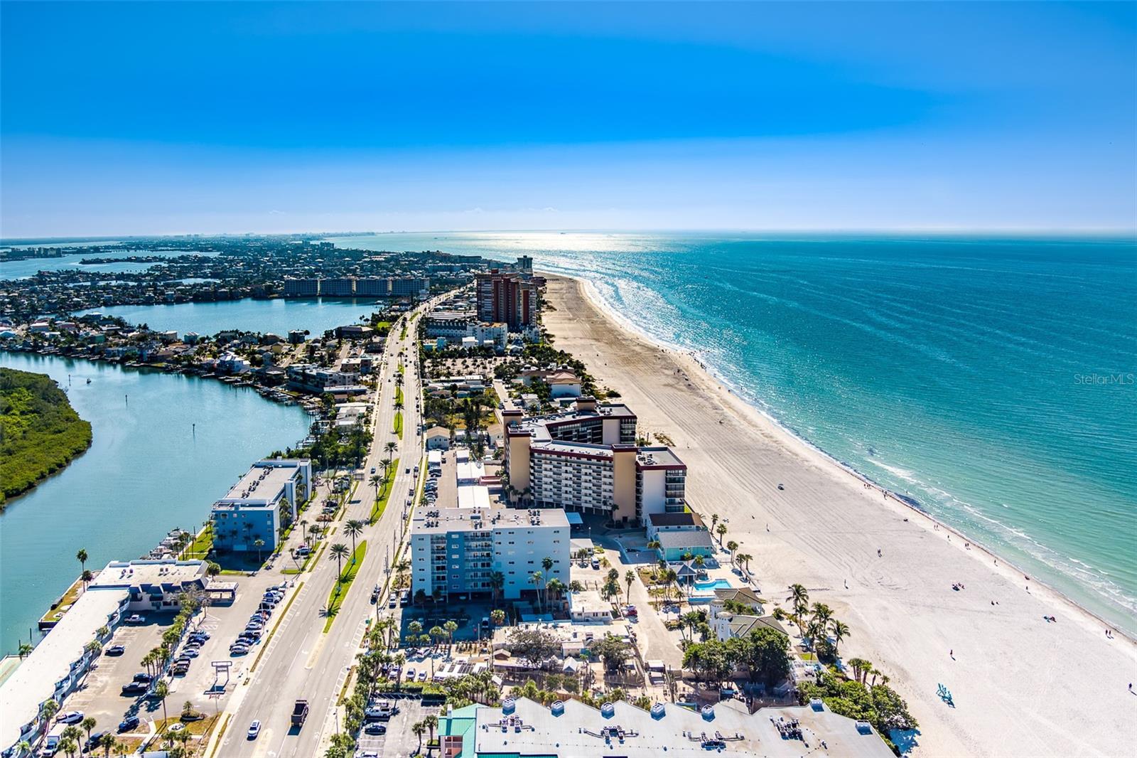 Image 48 of 58 For 18304 Gulf Boulevard 102