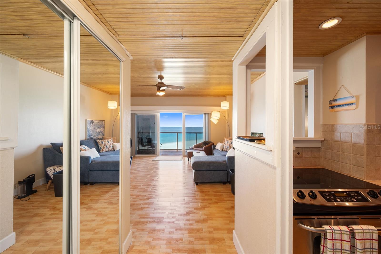 Image 13 of 46 For 880 Mandalay Avenue S405