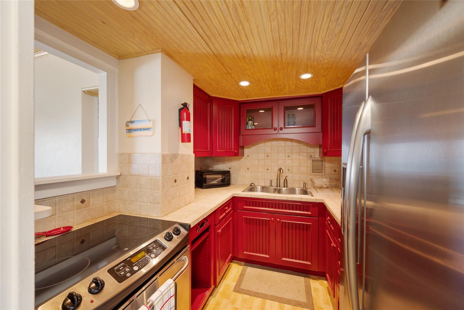 Image 20 of 46 For 880 Mandalay Avenue S405