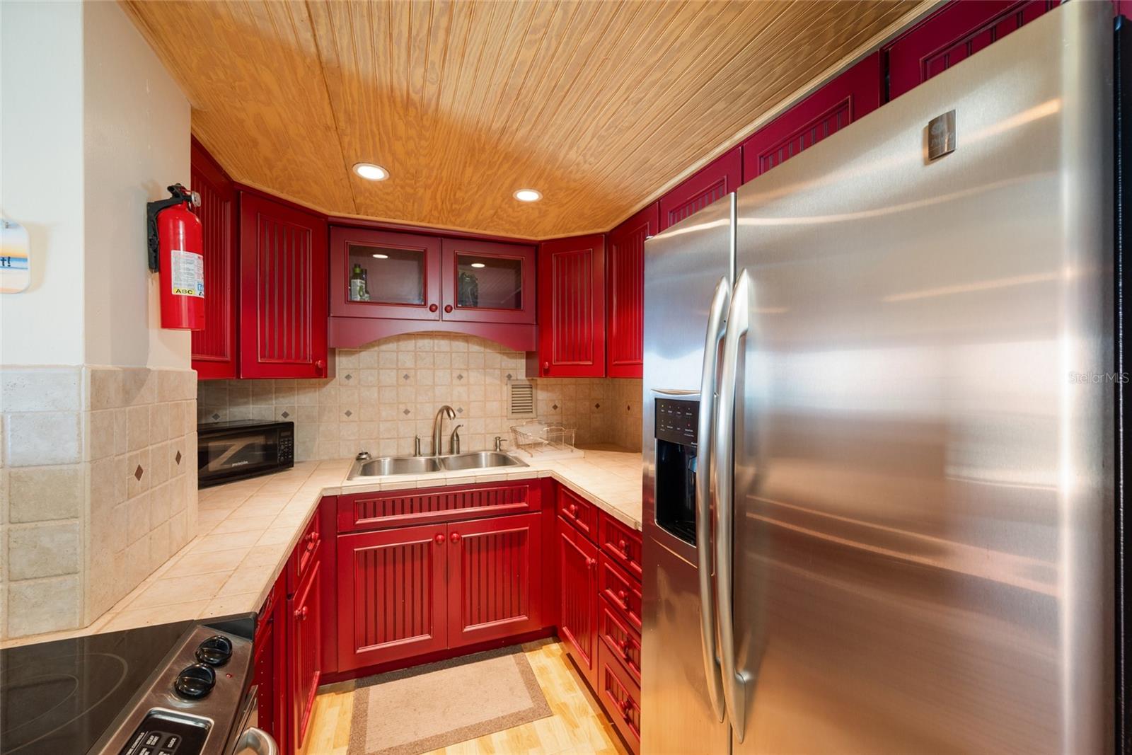 Image 22 of 46 For 880 Mandalay Avenue S405