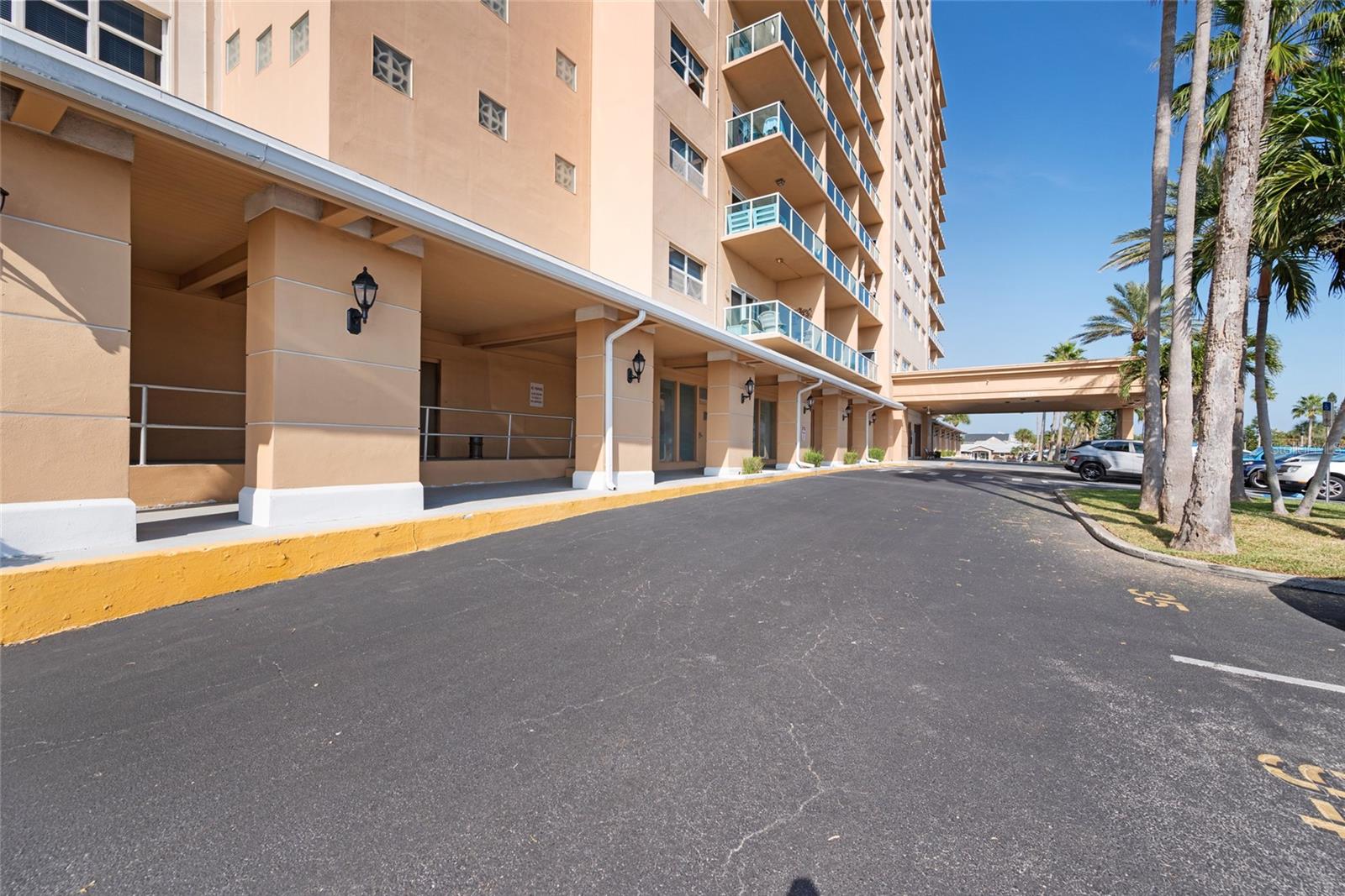 Image 44 of 46 For 880 Mandalay Avenue S405