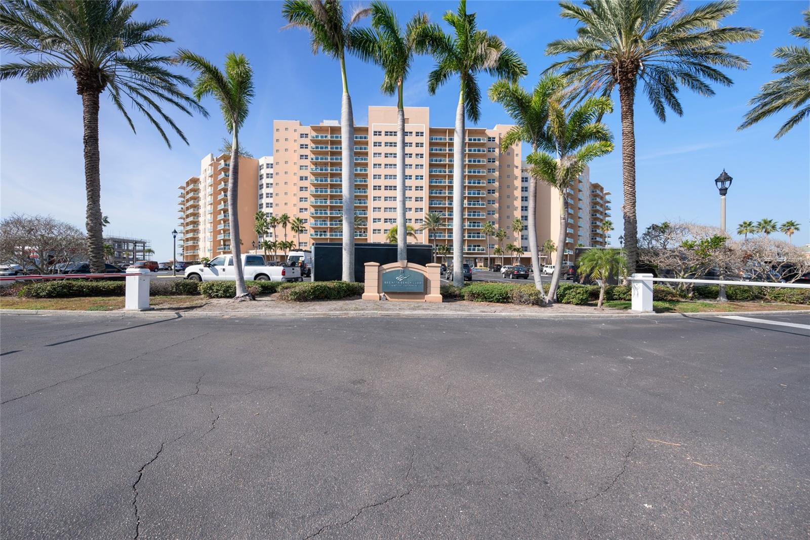 Image 6 of 46 For 880 Mandalay Avenue S405