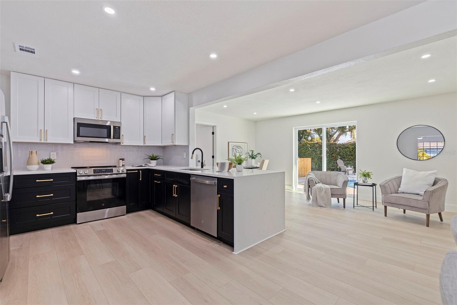 Image 12 of 45 For 6550 20th Street S