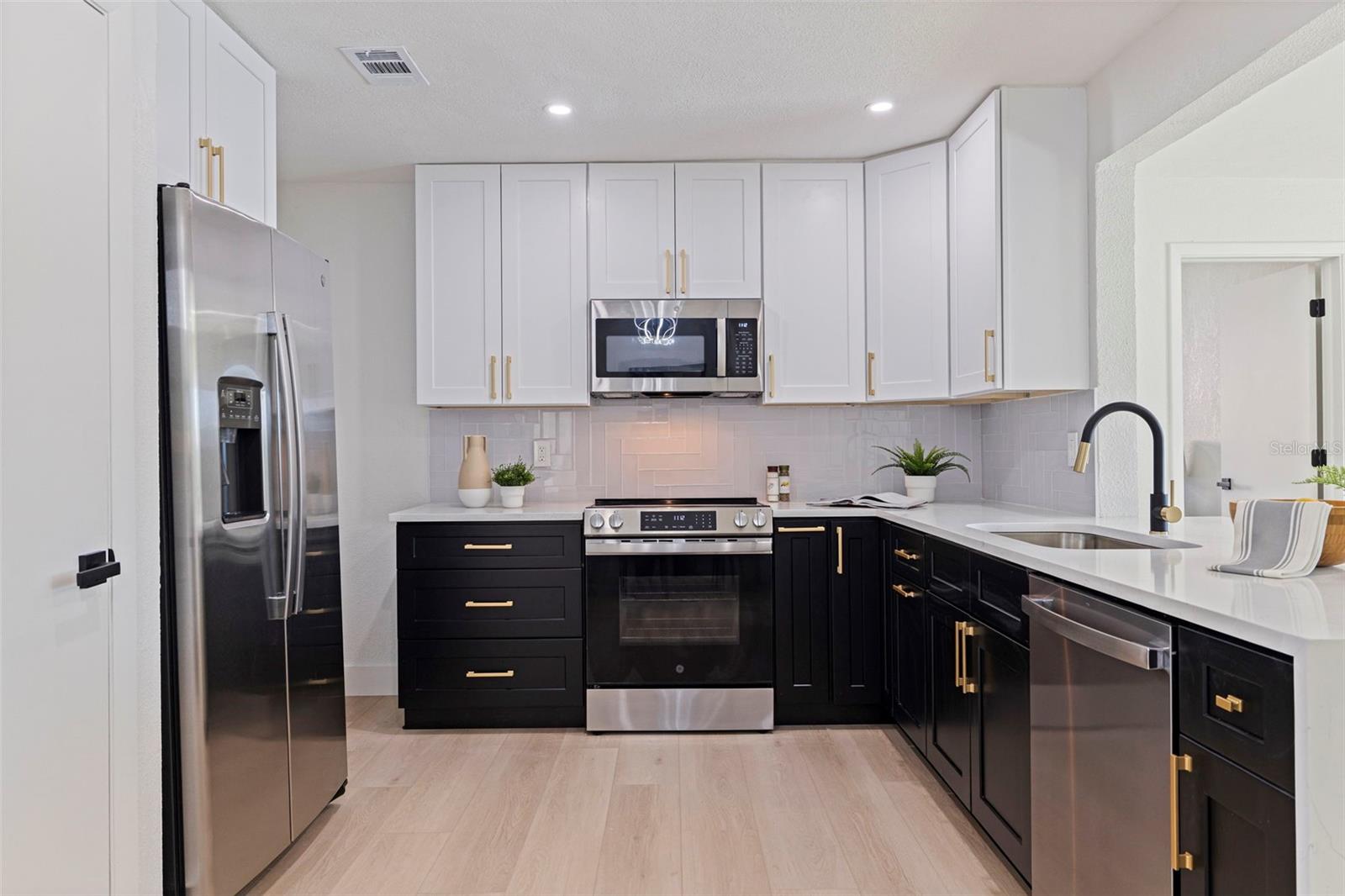 Image 13 of 45 For 6550 20th Street S