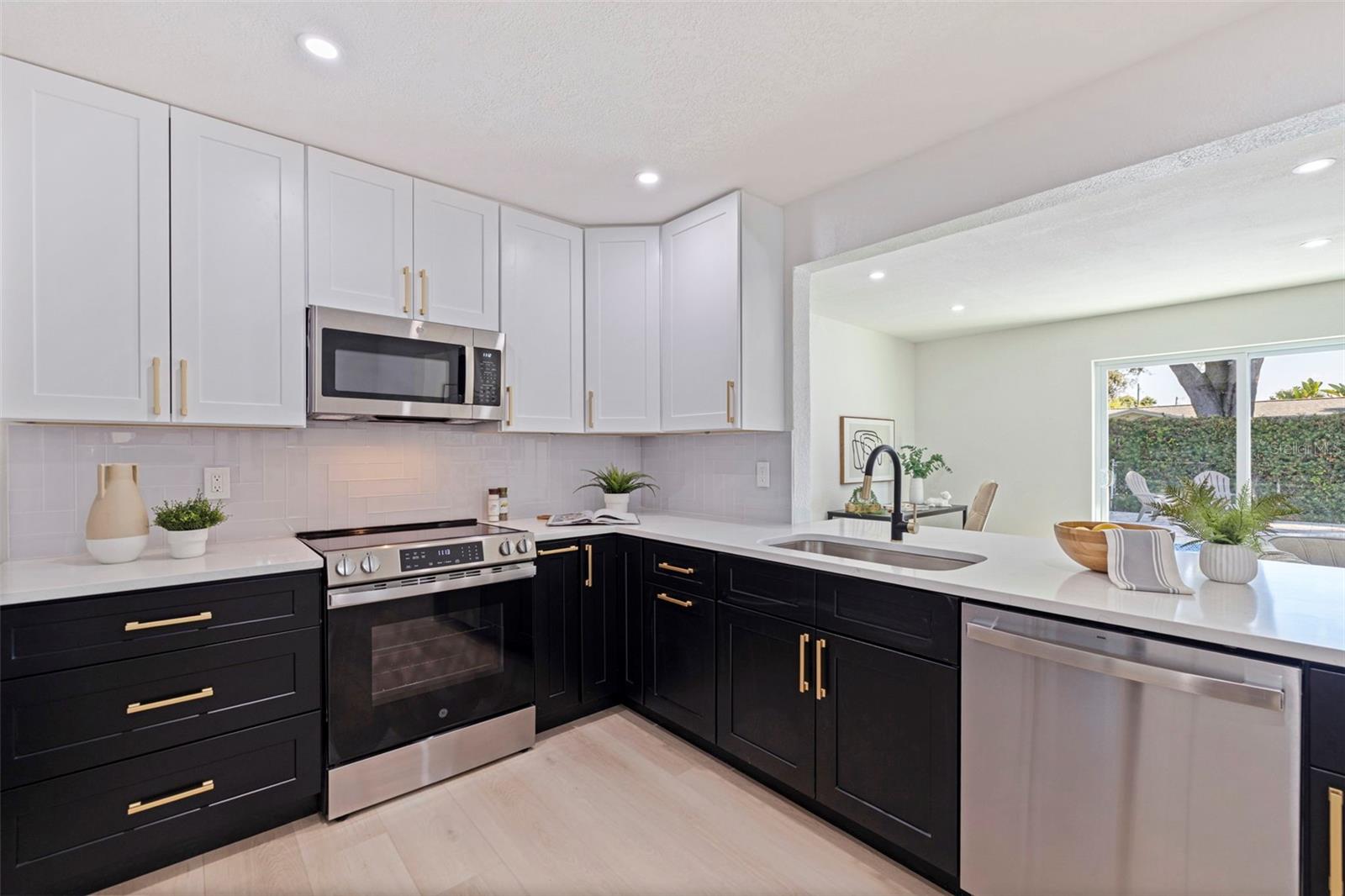 Image 14 of 45 For 6550 20th Street S