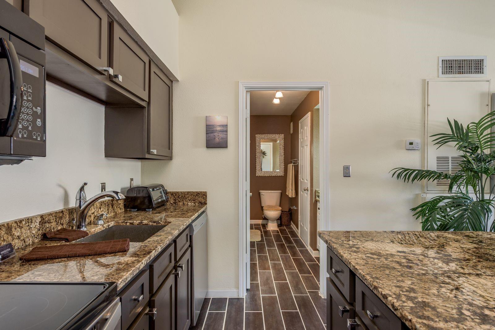 Image 16 of 34 For 1240 Missouri Avenue 414