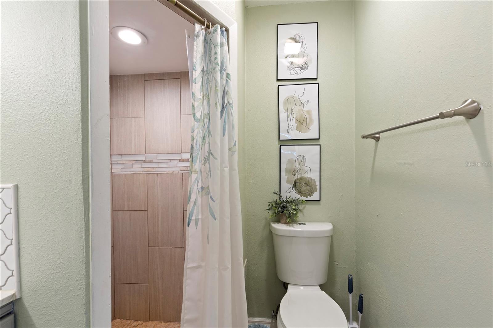 Image 33 of 49 For 7301 Twelve Oaks Boulevard