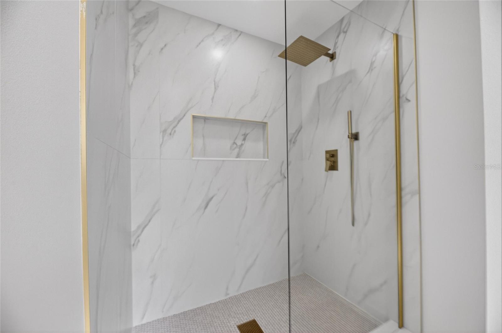 Image 34 of 97 For 2008 58th Street