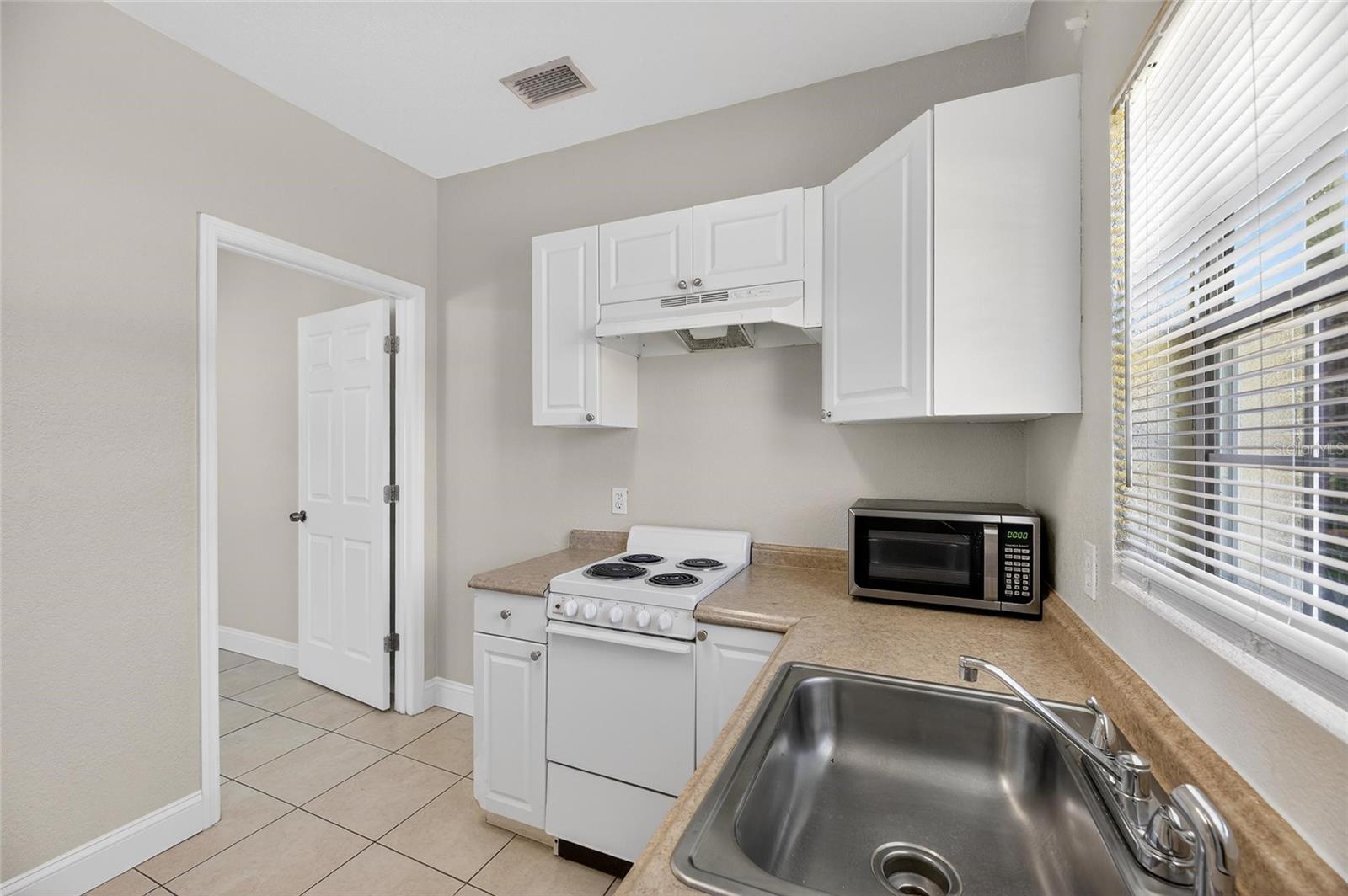 Image 72 of 97 For 2008 58th Street