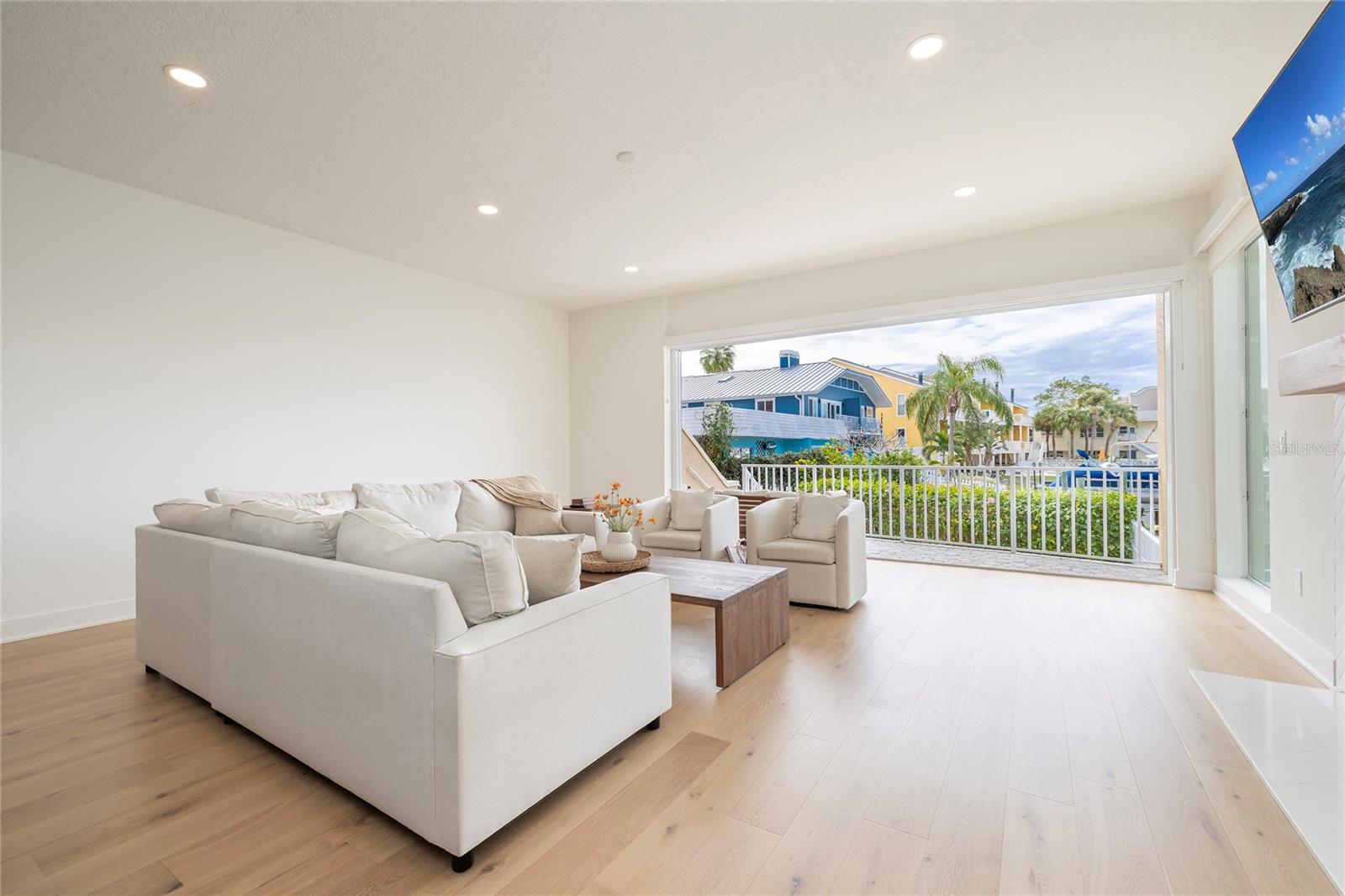 Image 14 of 50 For 372 Larboard Way