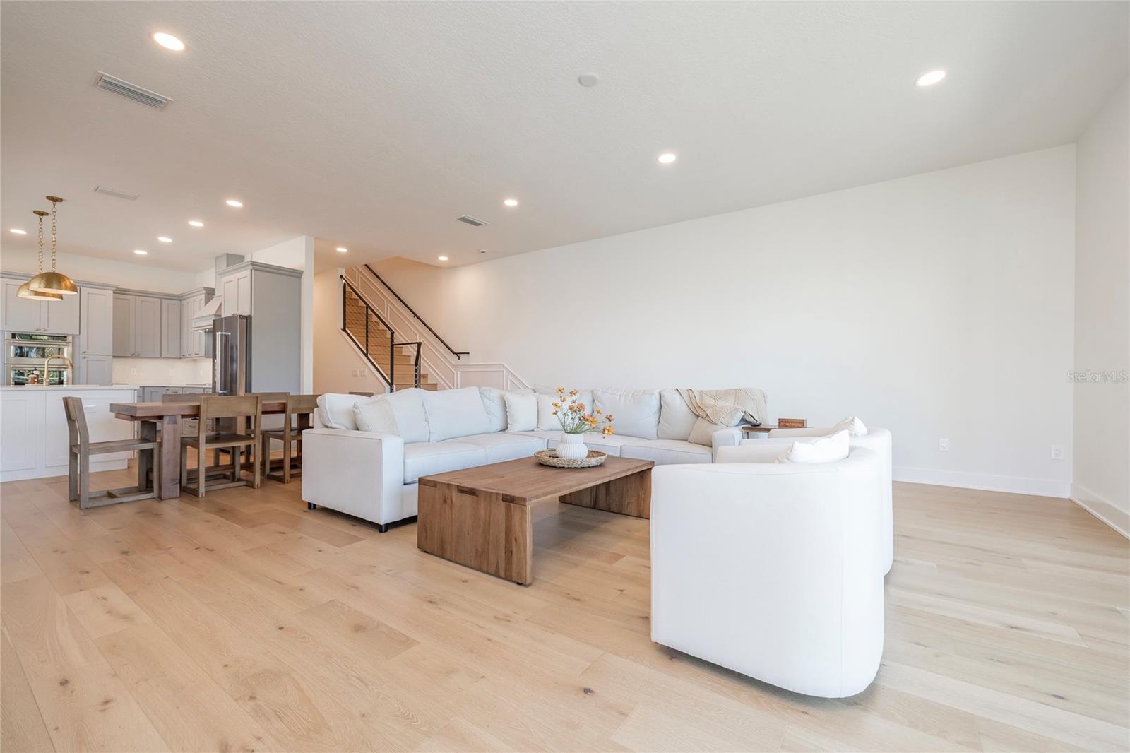 Image 17 of 50 For 372 Larboard Way