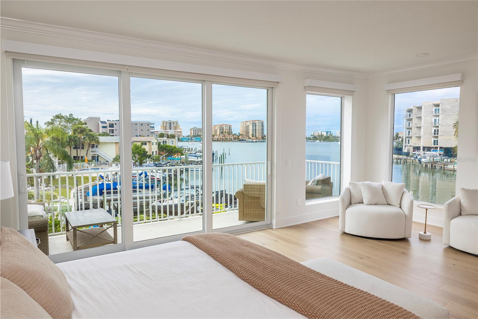 Image 21 of 50 For 372 Larboard Way