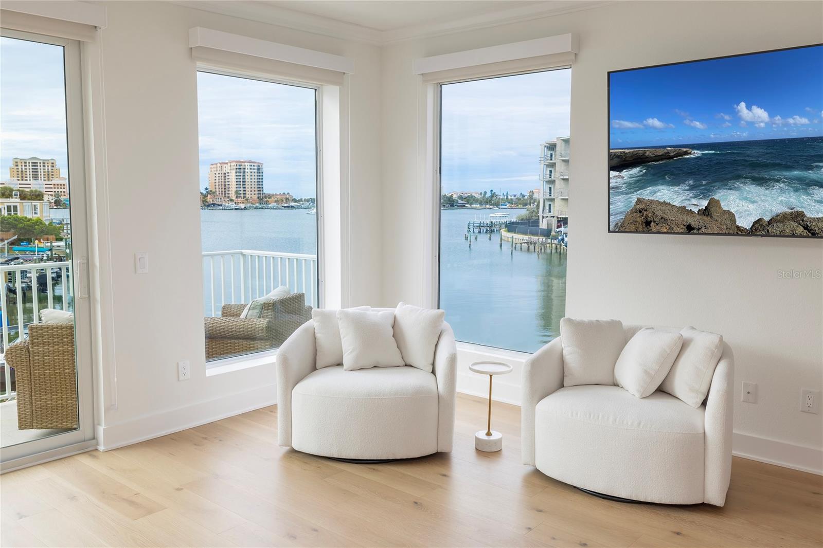 Image 22 of 50 For 372 Larboard Way