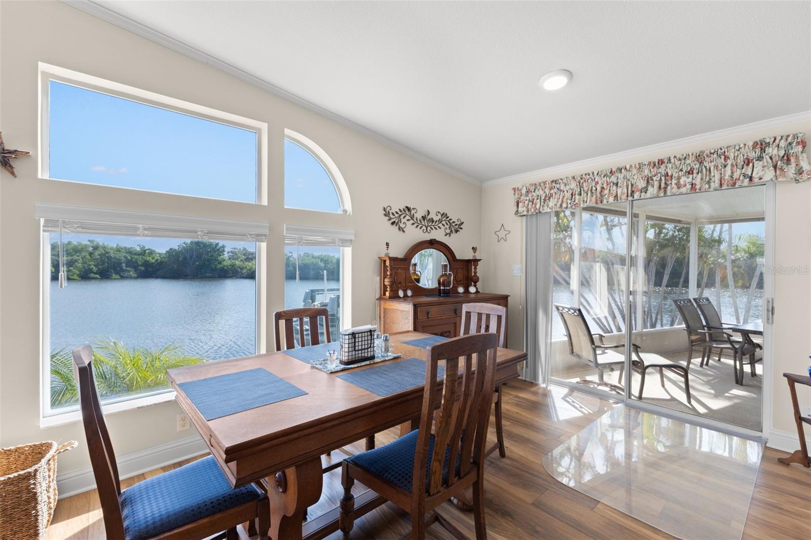 Details for 7013 Mount Piney Road Ne 724, ST PETERSBURG, FL 33702