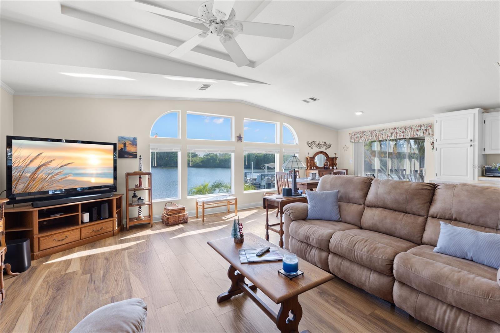 Image 9 of 37 For 7013 Mount Piney Road Ne 724