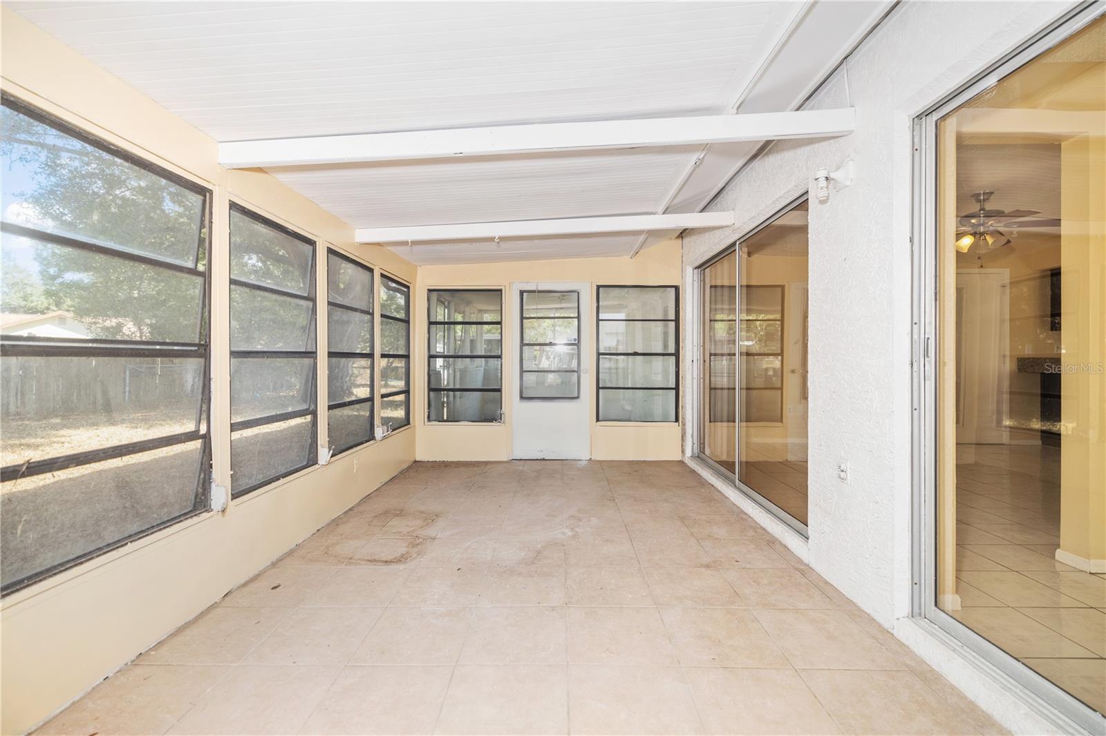 Image 17 of 22 For 8530 Renald Boulevard