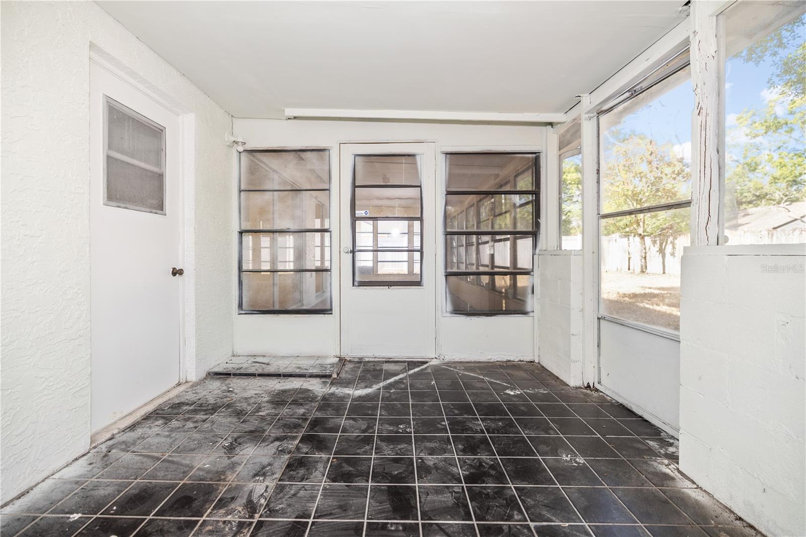 Image 19 of 22 For 8530 Renald Boulevard