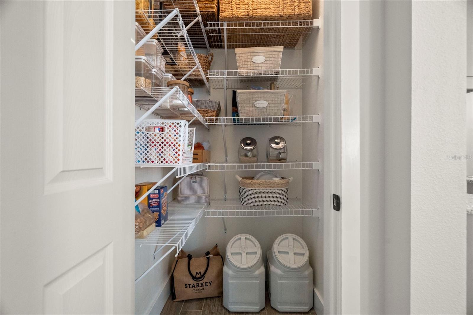 Listing photo id 8 for 3500 Cowart Street