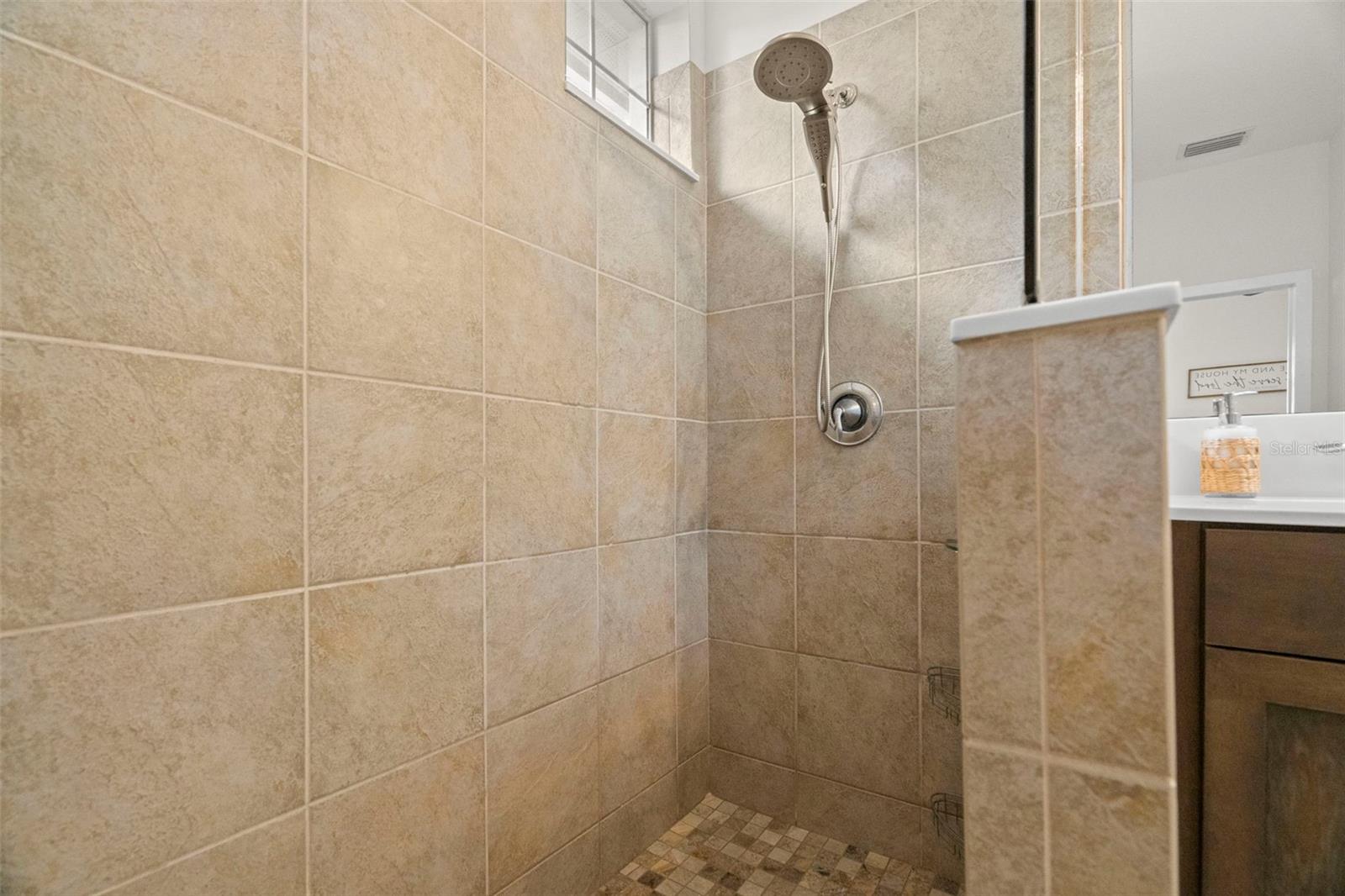 Listing photo id 15 for 3500 Cowart Street