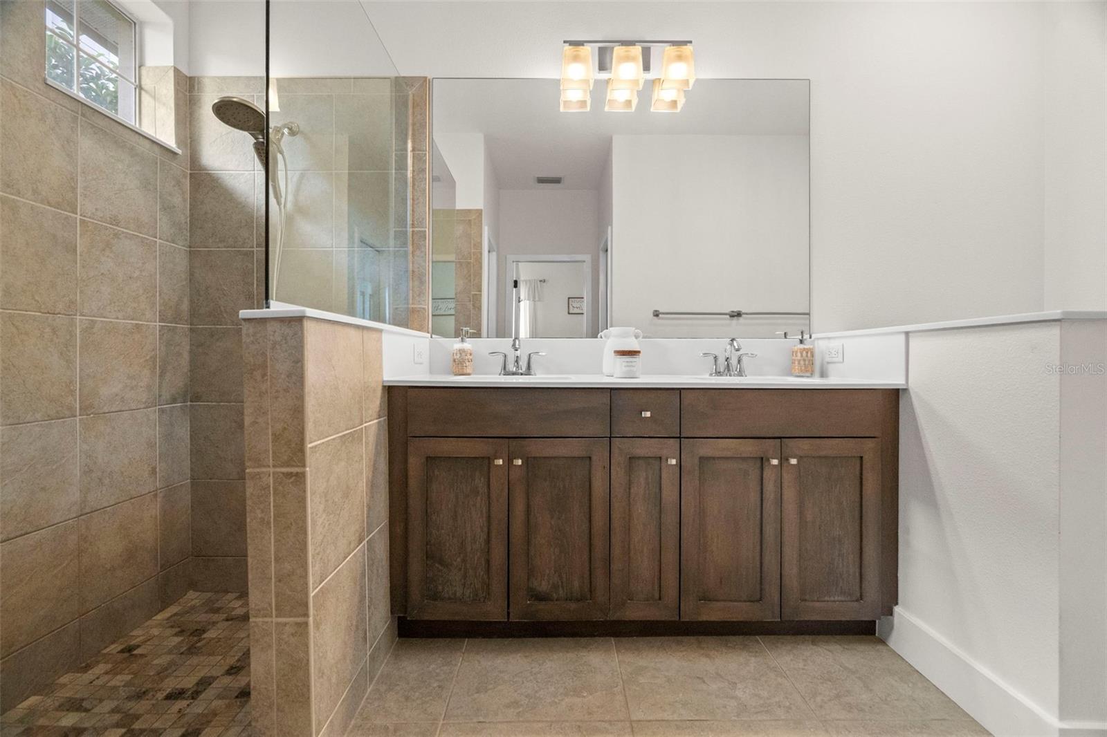 Listing photo id 16 for 3500 Cowart Street